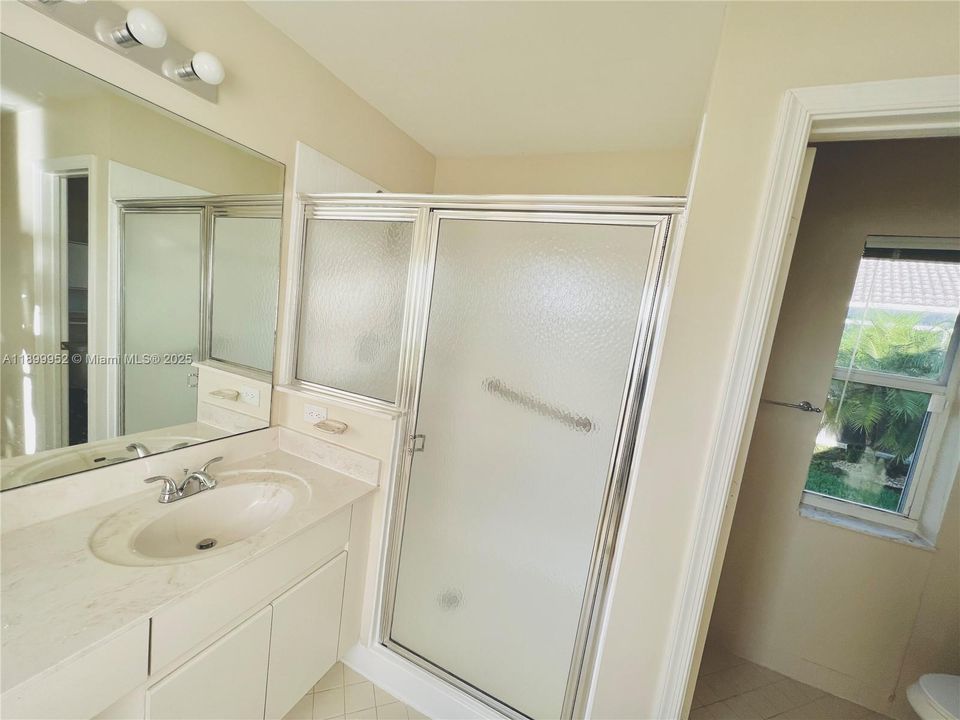 Active With Contract: $3,700 (3 beds, 2 baths, 1505 Square Feet)