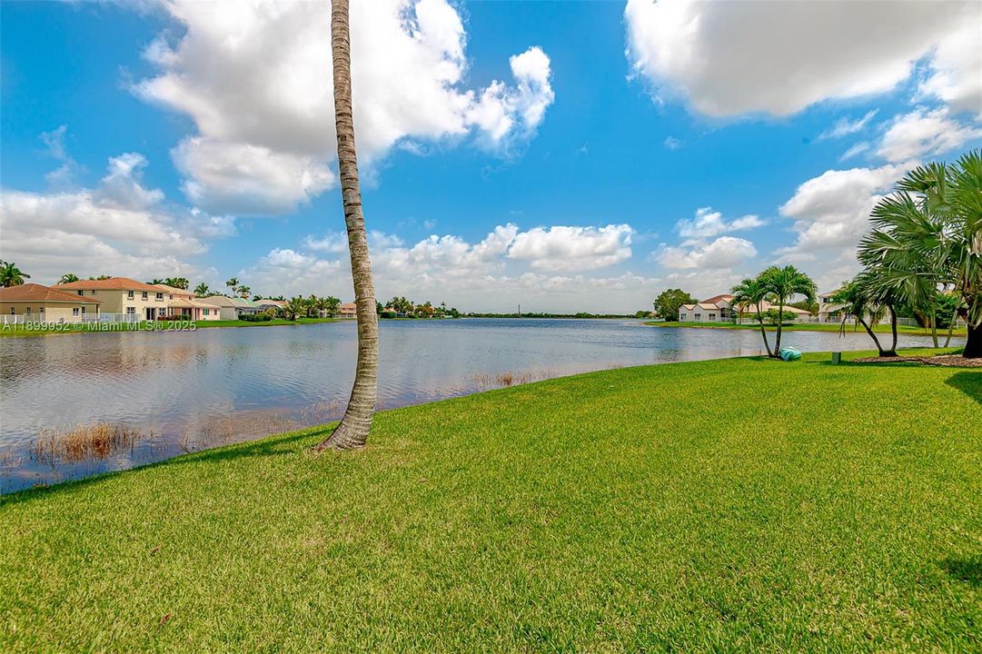 Active With Contract: $3,700 (3 beds, 2 baths, 1505 Square Feet)