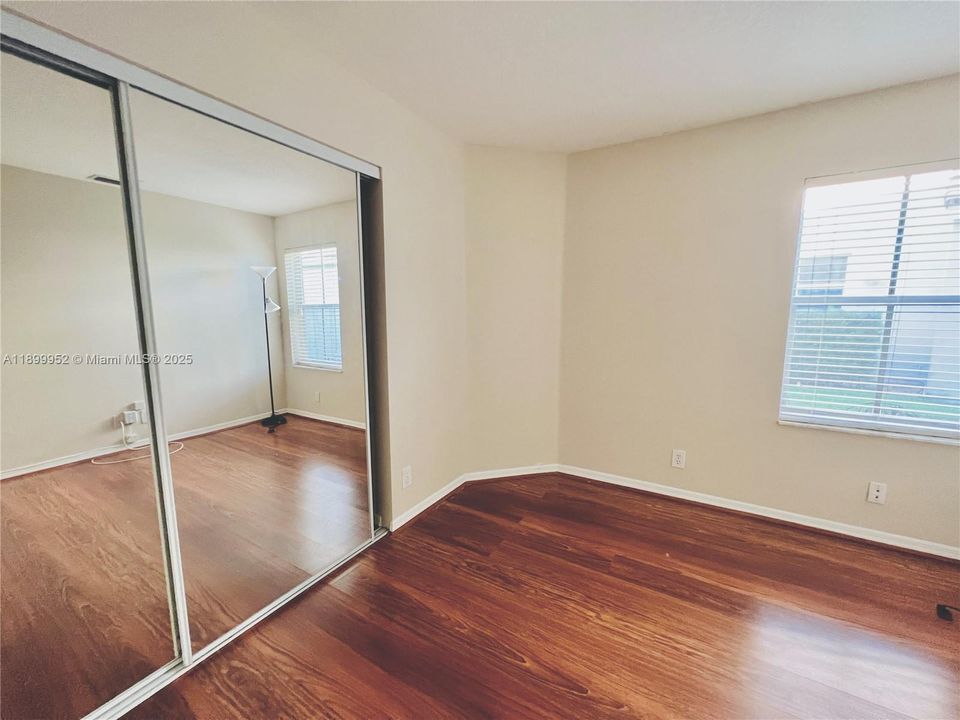Active With Contract: $3,700 (3 beds, 2 baths, 1505 Square Feet)