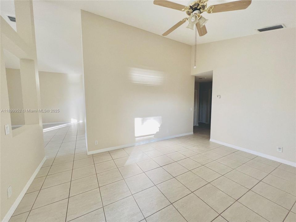 Active With Contract: $3,700 (3 beds, 2 baths, 1505 Square Feet)