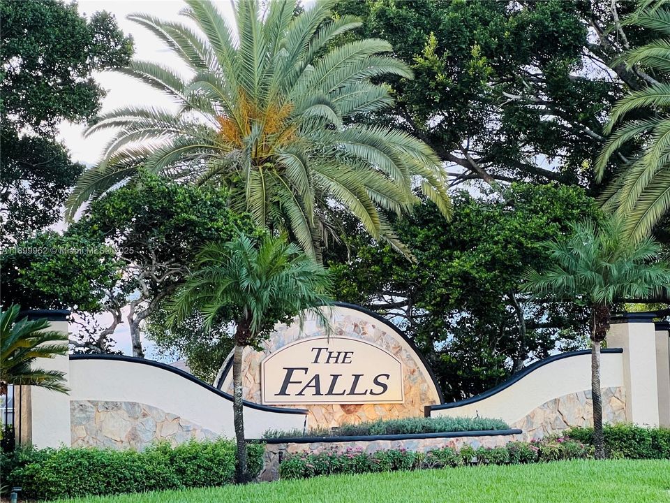 Active With Contract: $3,700 (3 beds, 2 baths, 1505 Square Feet)