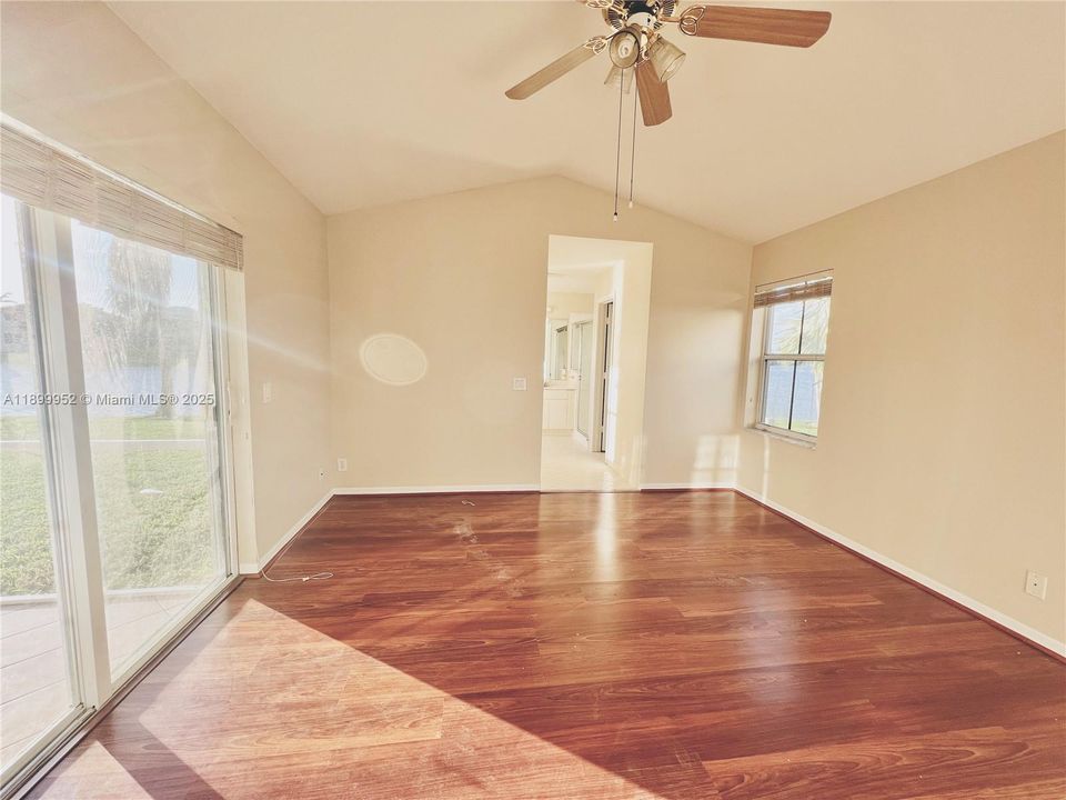 Active With Contract: $3,700 (3 beds, 2 baths, 1505 Square Feet)