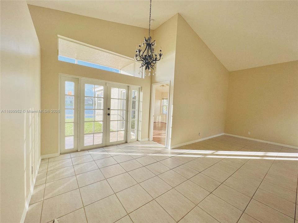 Active With Contract: $3,700 (3 beds, 2 baths, 1505 Square Feet)