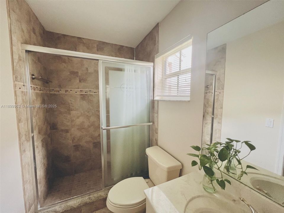 Active With Contract: $3,700 (3 beds, 2 baths, 1505 Square Feet)