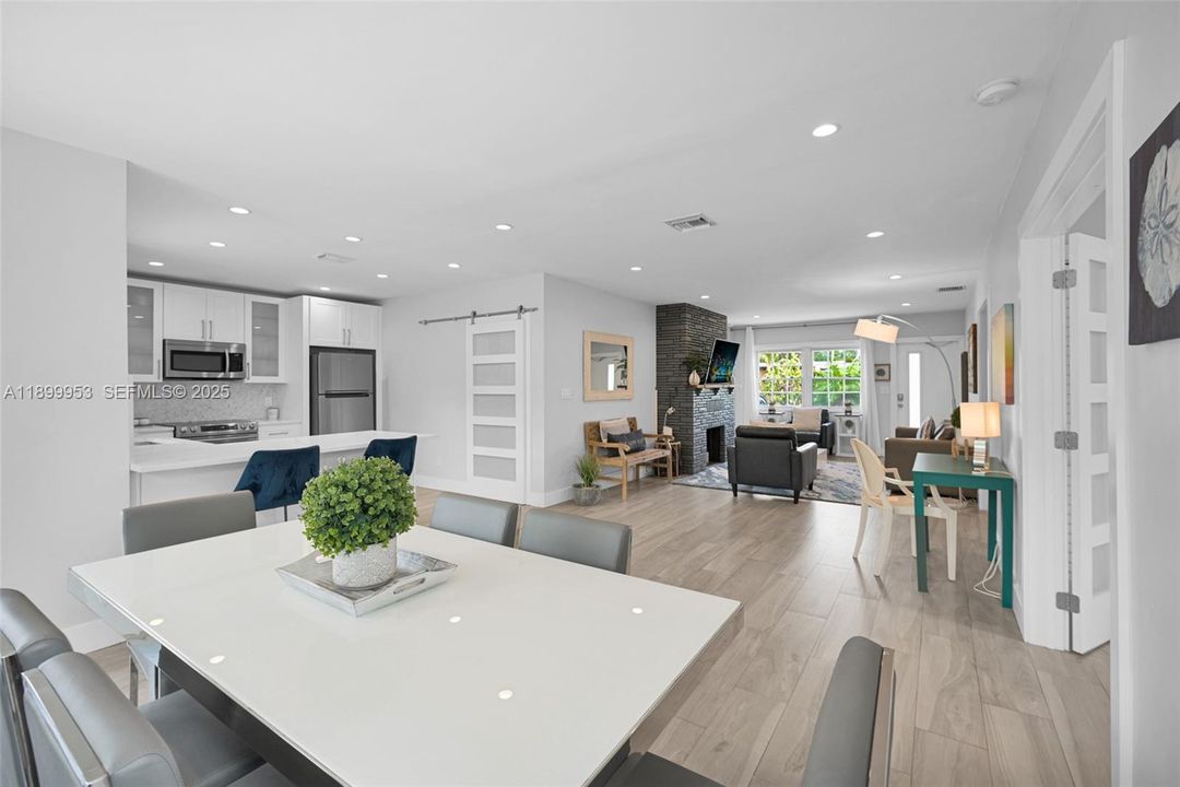 Open-concept dining area ideal for gatherings and dinner parties, perfectly connected to the kitchen and living space.