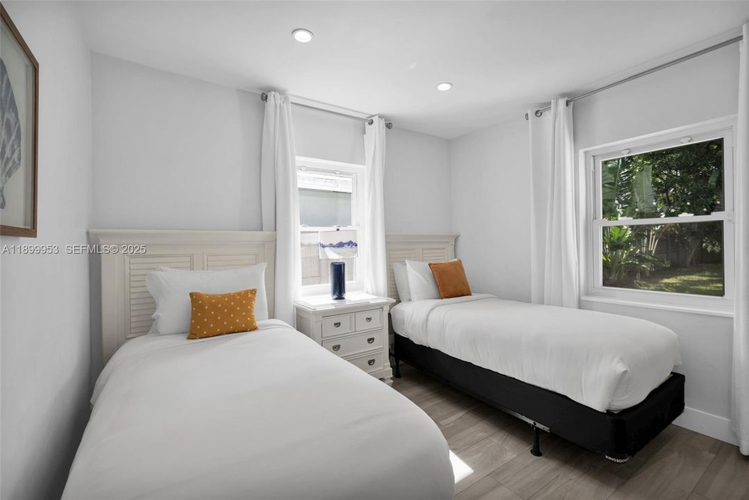 For Sale: $864,000 (3 beds, 2 baths, 1338 Square Feet)