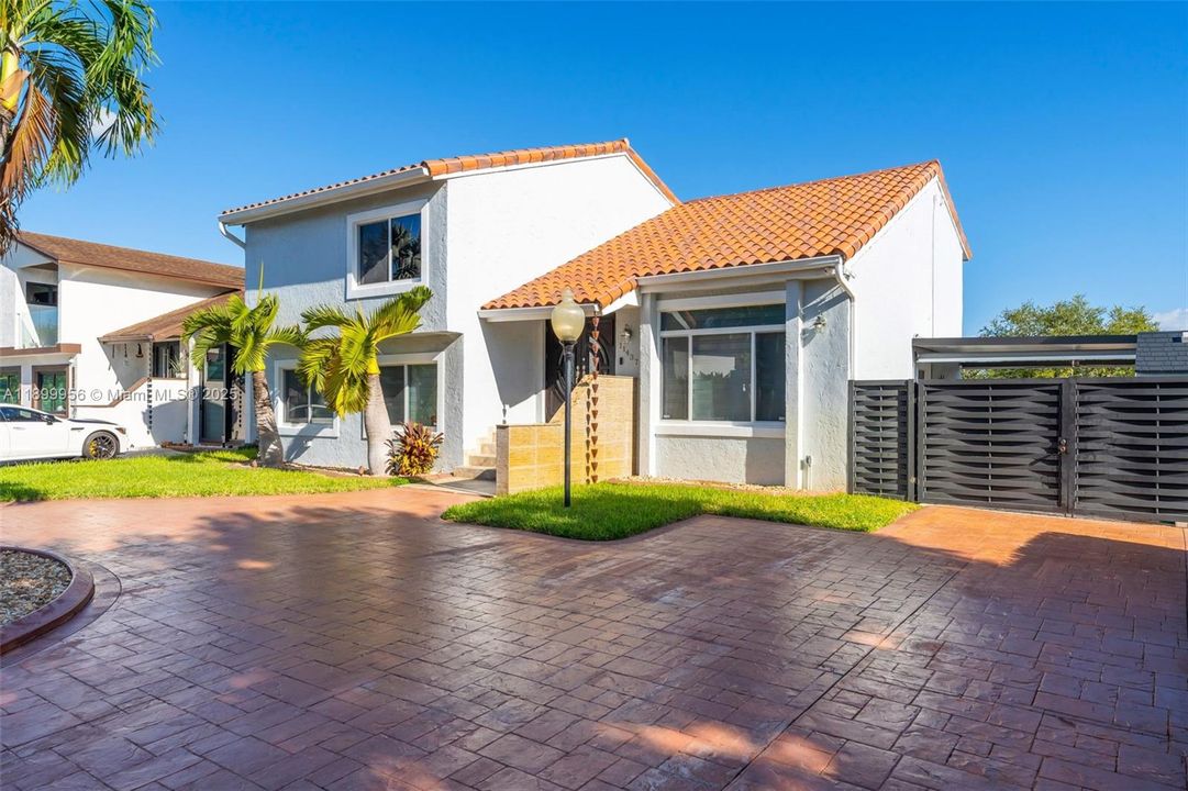 На продажу: $995,000 (4 спален, 3 ванн, 2488 Квадратных фут)