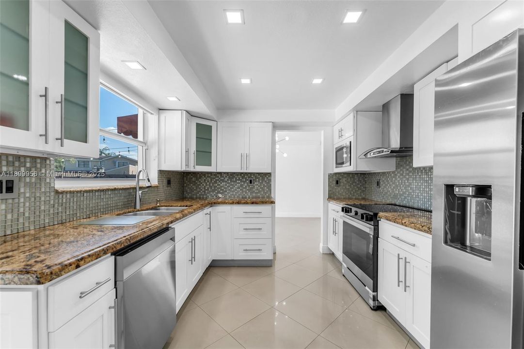 На продажу: $995,000 (4 спален, 3 ванн, 2488 Квадратных фут)