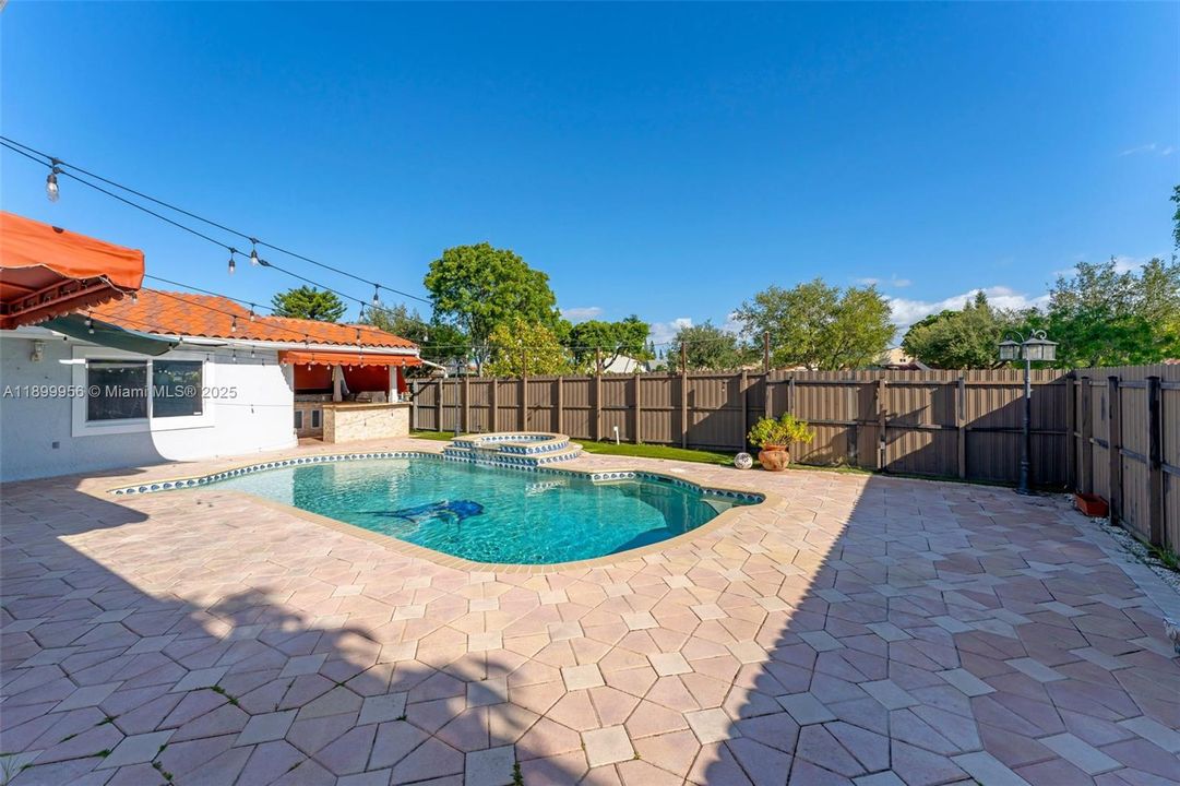 На продажу: $995,000 (4 спален, 3 ванн, 2488 Квадратных фут)