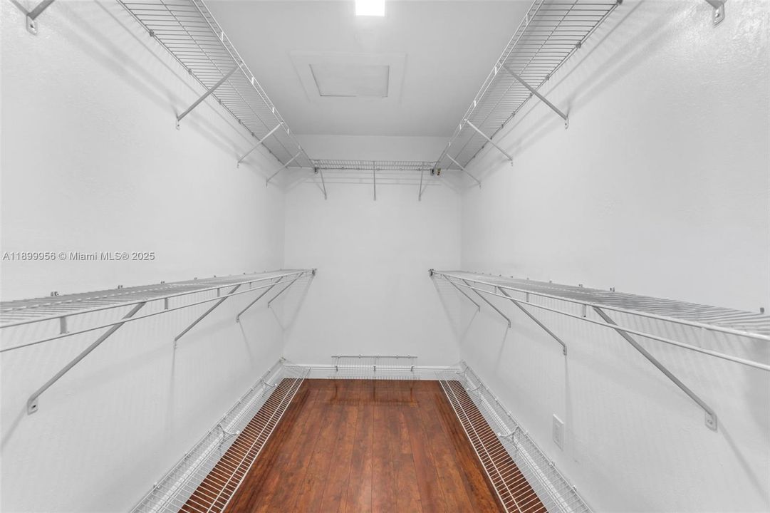 На продажу: $995,000 (4 спален, 3 ванн, 2488 Квадратных фут)