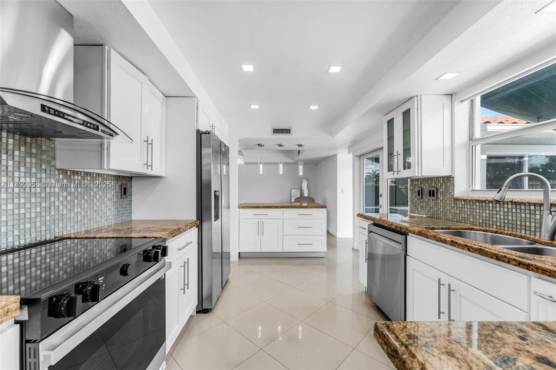 На продажу: $995,000 (4 спален, 3 ванн, 2488 Квадратных фут)