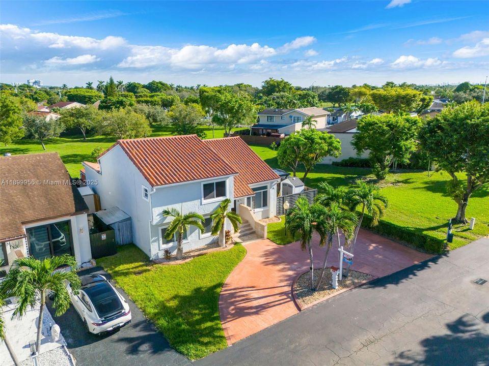 На продажу: $995,000 (4 спален, 3 ванн, 2488 Квадратных фут)