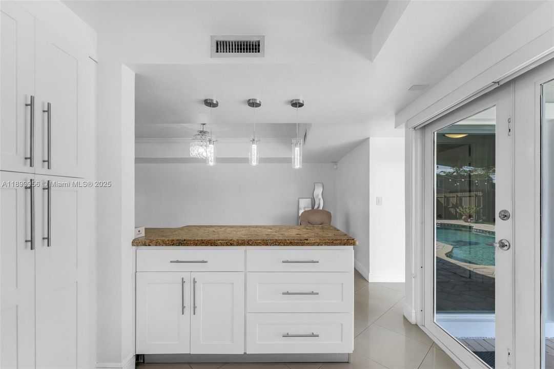 На продажу: $995,000 (4 спален, 3 ванн, 2488 Квадратных фут)