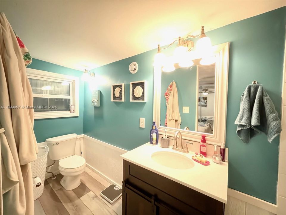 For Sale: $189,900 (2 beds, 2 baths, 820 Square Feet)