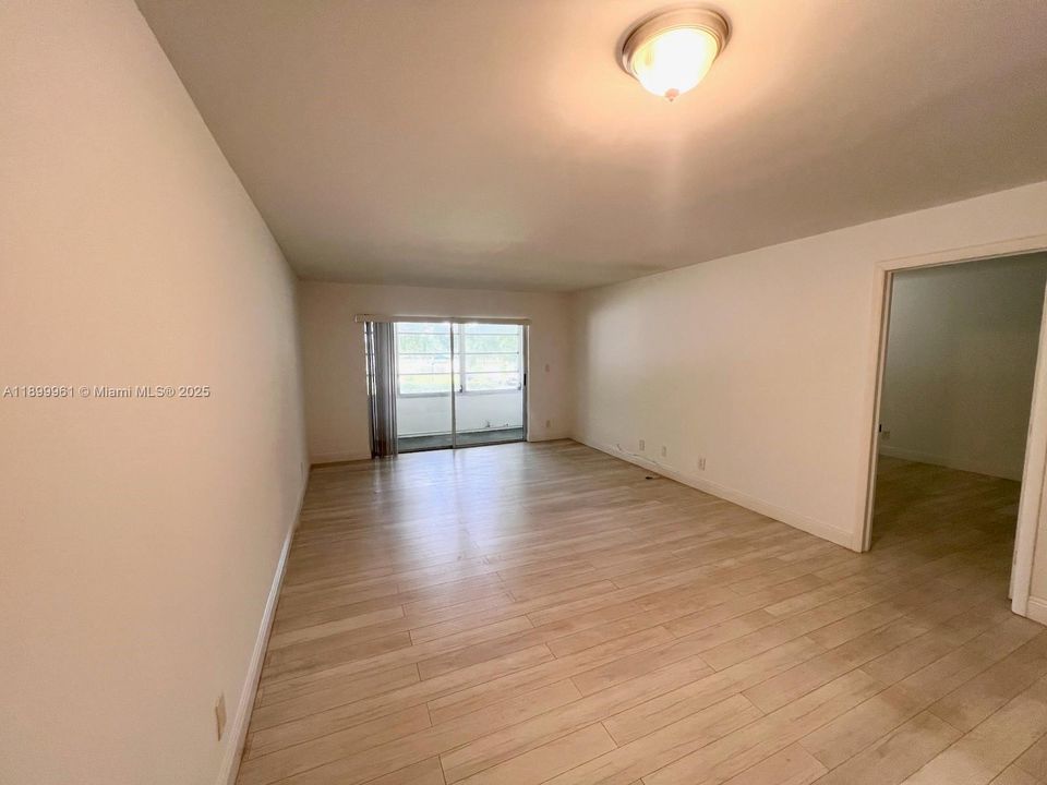 For Rent: $1,600 (1 beds, 1 baths, 750 Square Feet)