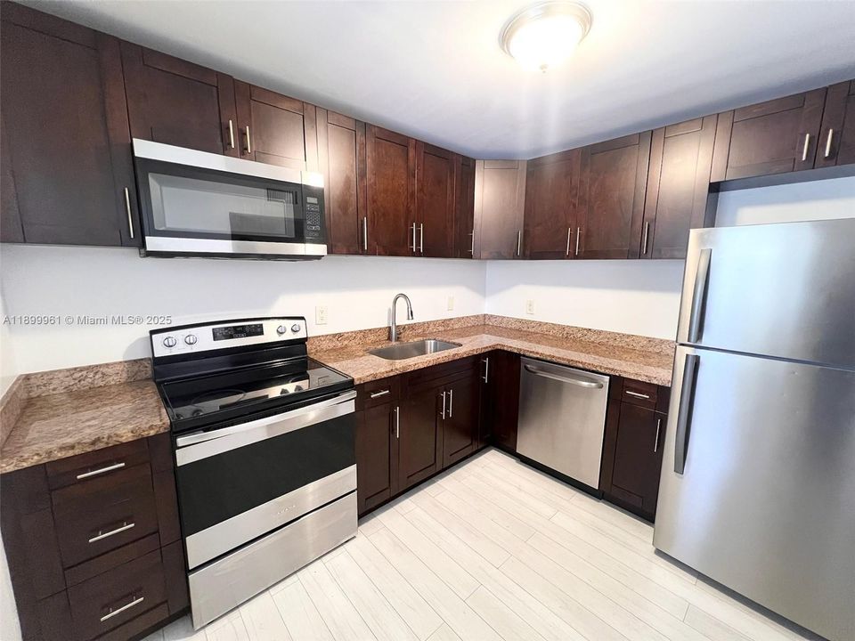 For Rent: $1,600 (1 beds, 1 baths, 750 Square Feet)