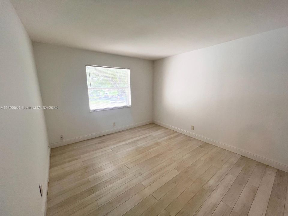 For Rent: $1,600 (1 beds, 1 baths, 750 Square Feet)