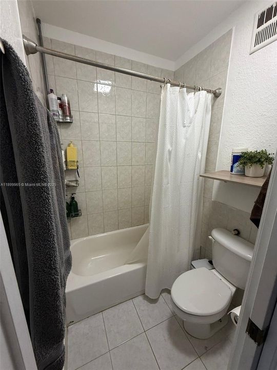 Под контрактом: $2,500 (2 спален, 2 ванн, 1130 Квадратных фут)