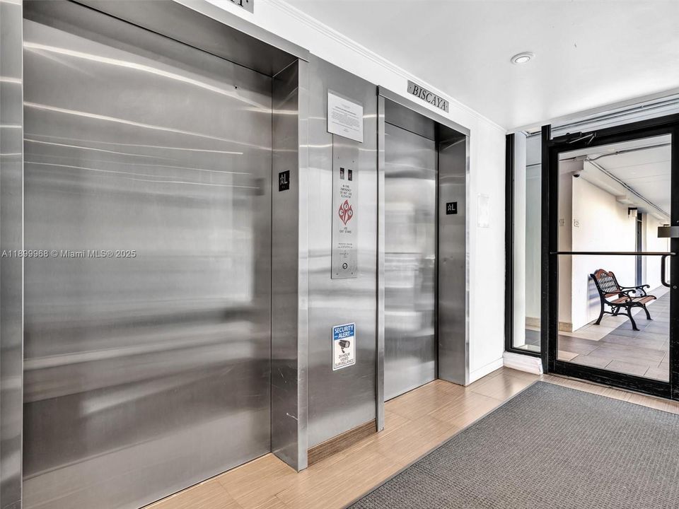 На продажу: $179,000 (1 спален, 1 ванн, 741 Квадратных фут)