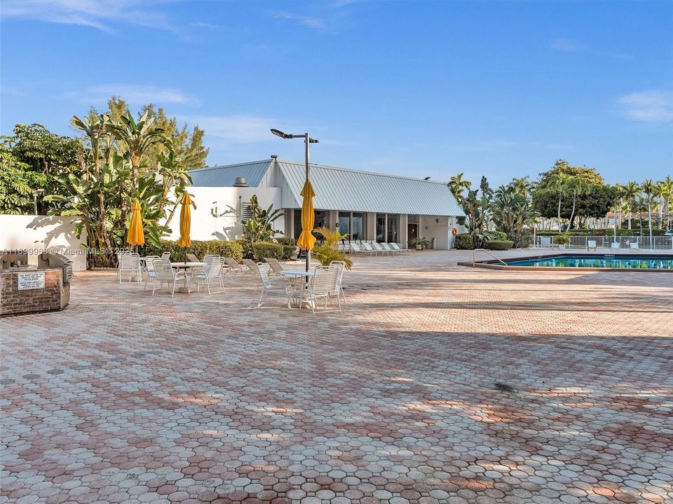 На продажу: $179,000 (1 спален, 1 ванн, 741 Квадратных фут)