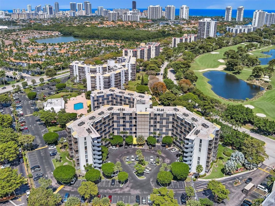 На продажу: $179,000 (1 спален, 1 ванн, 741 Квадратных фут)