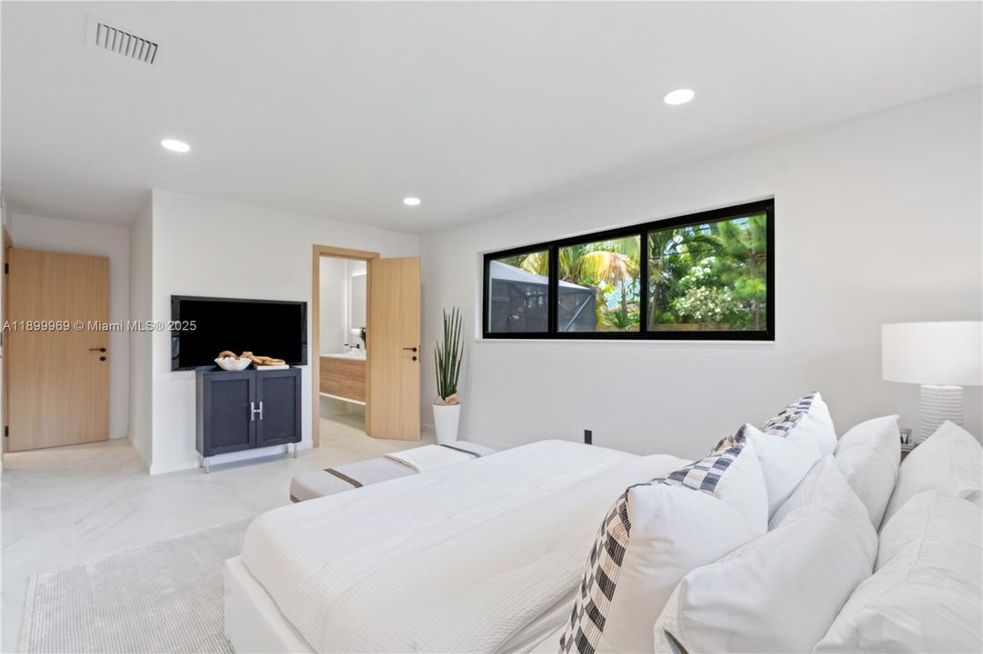 Недавно продано: $1,137,000 (4 спален, 3 ванн, 1932 Квадратных фут)