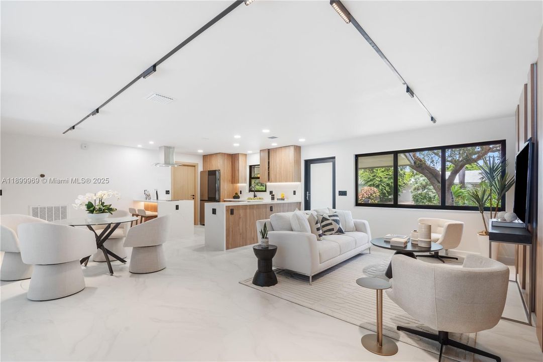 Недавно продано: $1,137,000 (4 спален, 3 ванн, 1932 Квадратных фут)