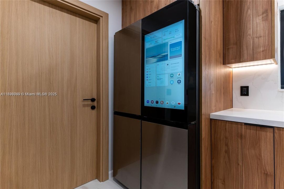 Недавно продано: $1,137,000 (4 спален, 3 ванн, 1932 Квадратных фут)