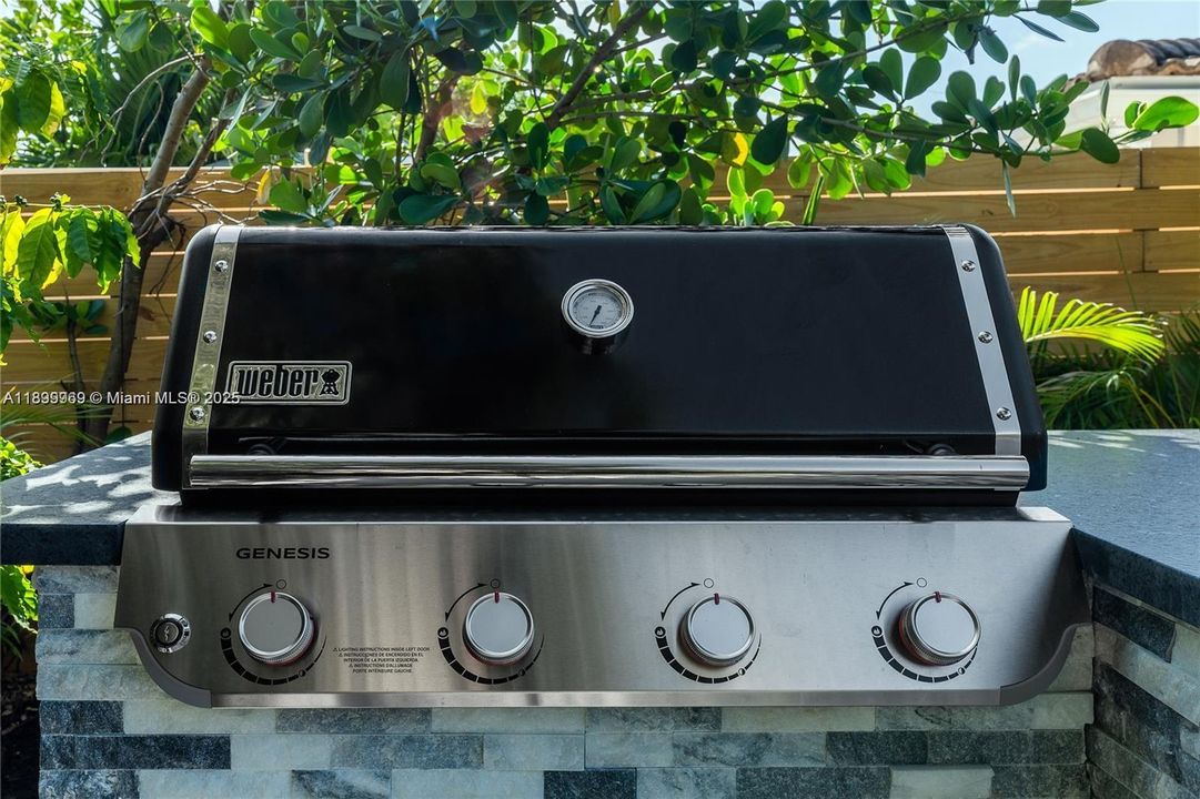 Недавно продано: $1,137,000 (4 спален, 3 ванн, 1932 Квадратных фут)