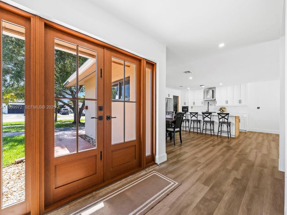 На продажу: $710,000 (4 спален, 2 ванн, 1957 Квадратных фут)