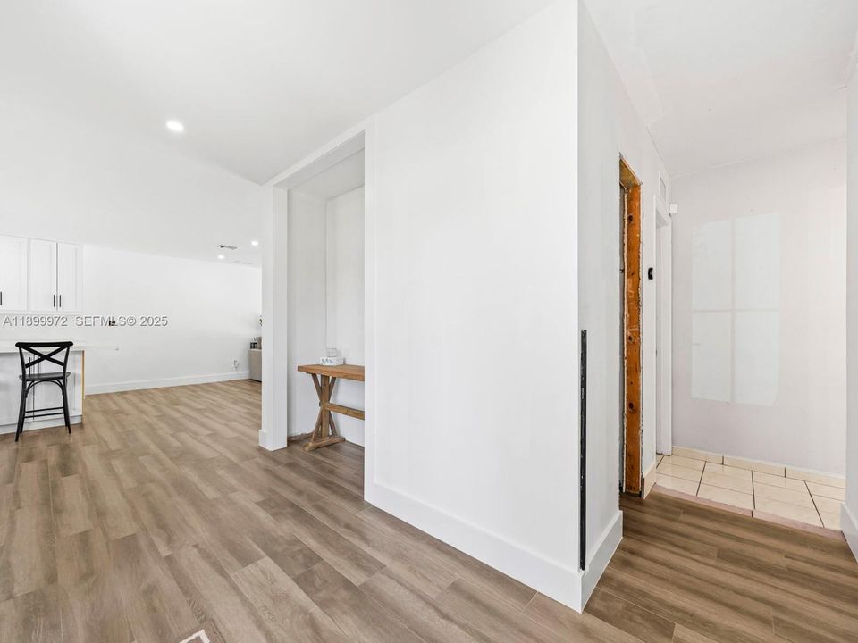 На продажу: $710,000 (4 спален, 2 ванн, 1957 Квадратных фут)