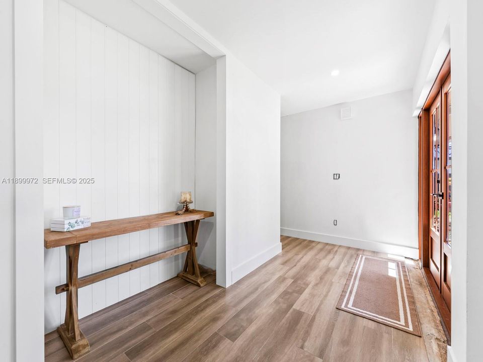 На продажу: $710,000 (4 спален, 2 ванн, 1957 Квадратных фут)