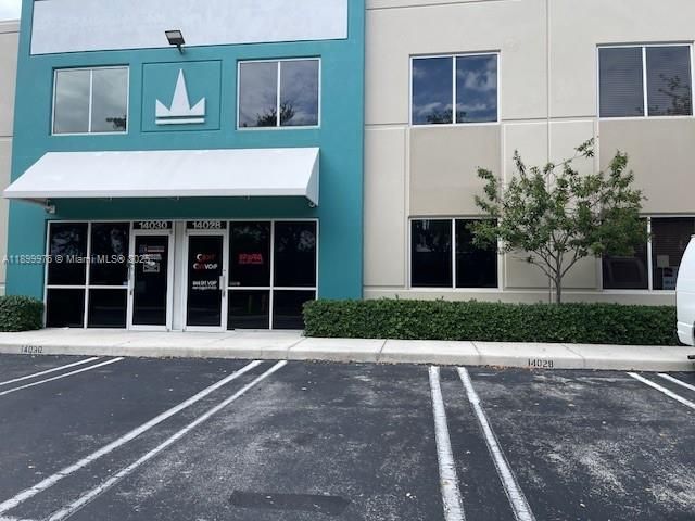 В аренду: $3,500 (0 спален, 0 ванн, 0 Квадратных фут)