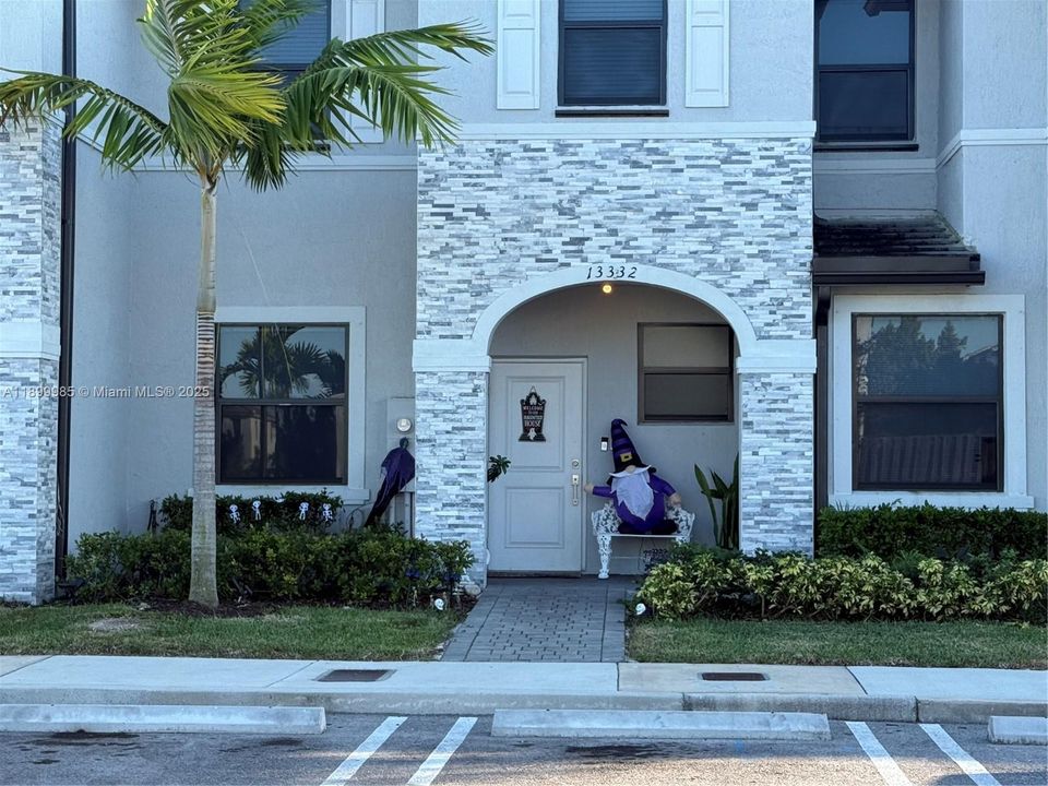 For Sale: $365,000 (3 beds, 2 baths, 1545 Square Feet)