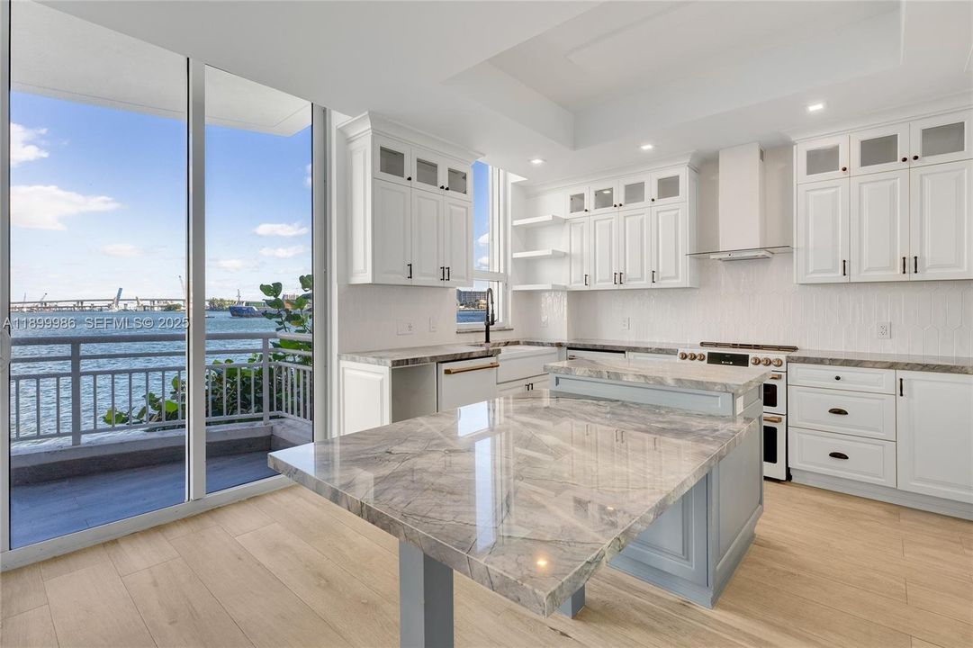 На продажу: $3,550,000 (4 спален, 4 ванн, 3257 Квадратных фут)