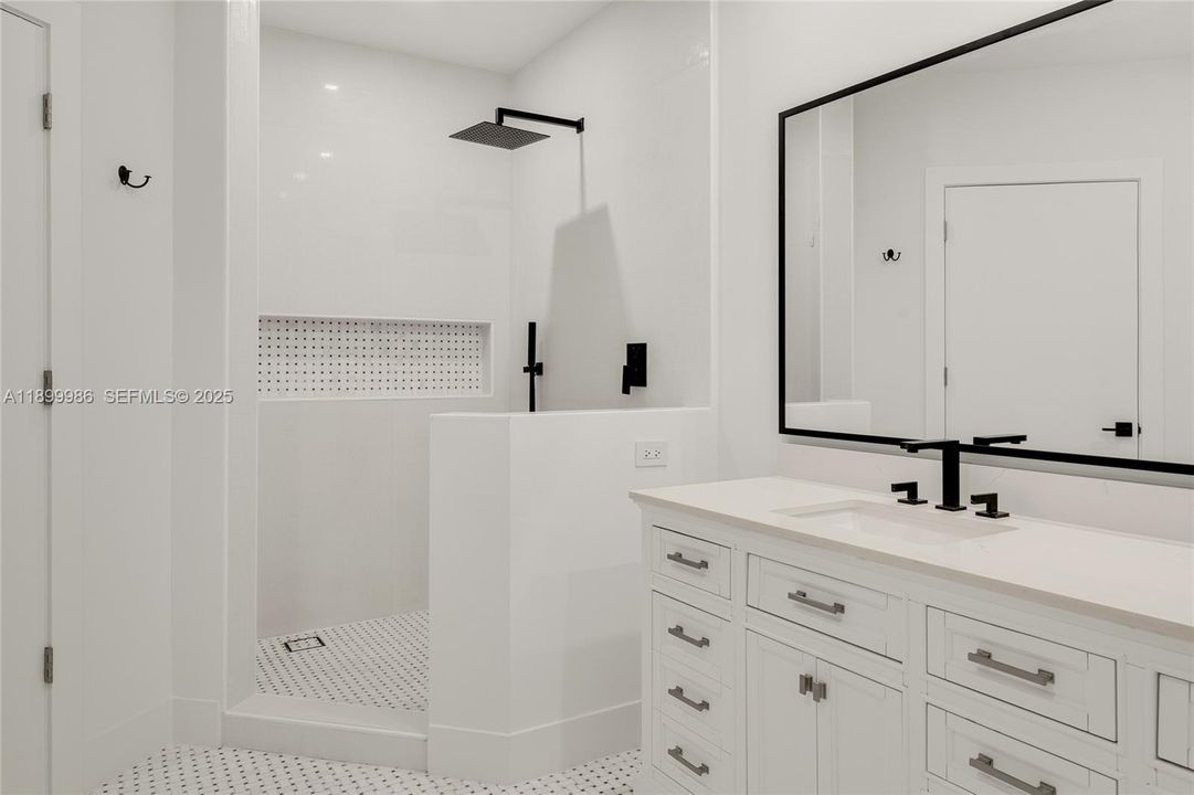 На продажу: $3,550,000 (4 спален, 4 ванн, 3257 Квадратных фут)