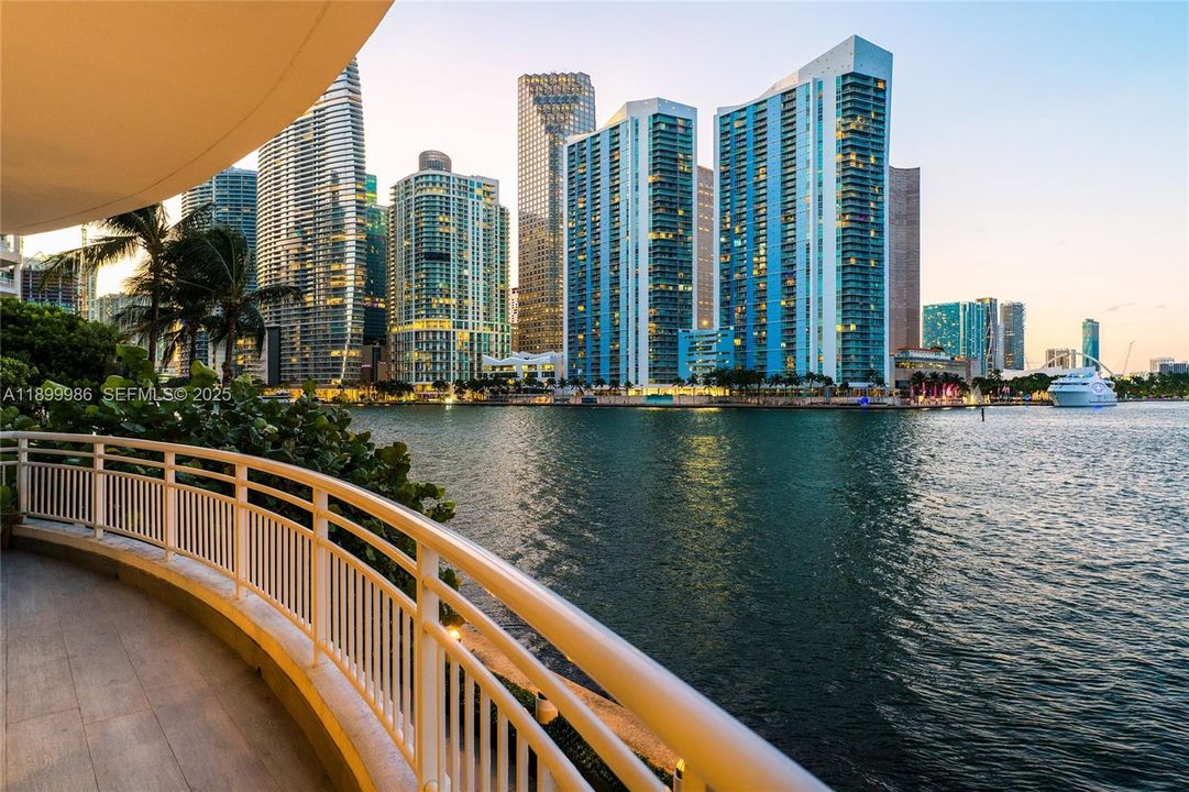 На продажу: $3,550,000 (4 спален, 4 ванн, 3257 Квадратных фут)