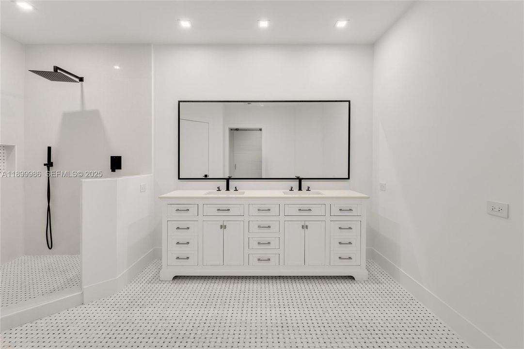 На продажу: $3,550,000 (4 спален, 4 ванн, 3257 Квадратных фут)