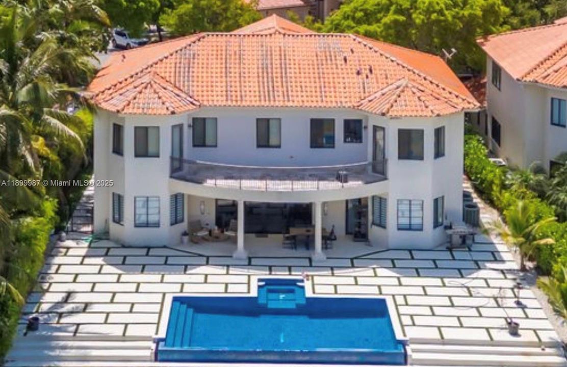 For Sale: $1,950,000 (5 beds, 4 baths, 5047 Square Feet)