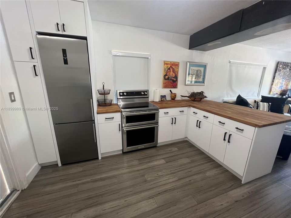 For Sale: $1,050,000 (0 beds, 0 baths, 1800 Square Feet)