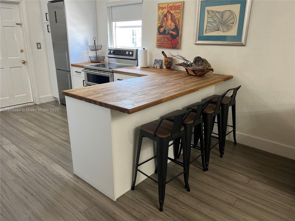 For Sale: $1,050,000 (0 beds, 0 baths, 1800 Square Feet)