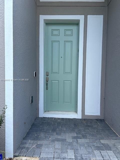 For Rent: $2,450 (3 beds, 2 baths, 1756 Square Feet)