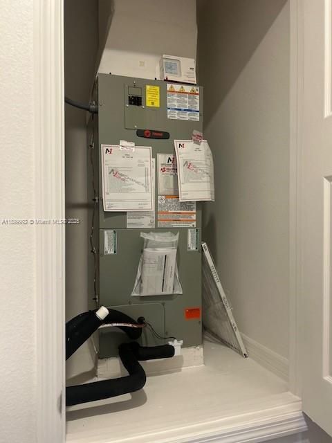 For Rent: $2,450 (3 beds, 2 baths, 1756 Square Feet)