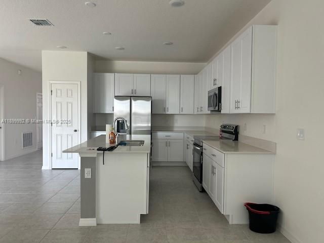 For Rent: $2,450 (3 beds, 2 baths, 1756 Square Feet)