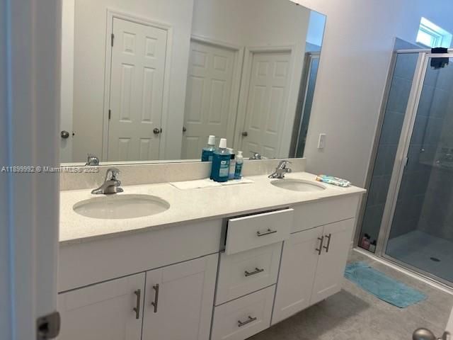 For Rent: $2,450 (3 beds, 2 baths, 1756 Square Feet)