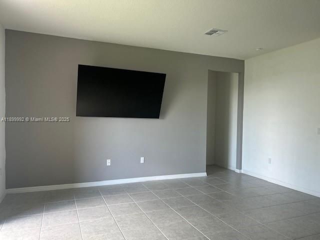 For Rent: $2,450 (3 beds, 2 baths, 1756 Square Feet)