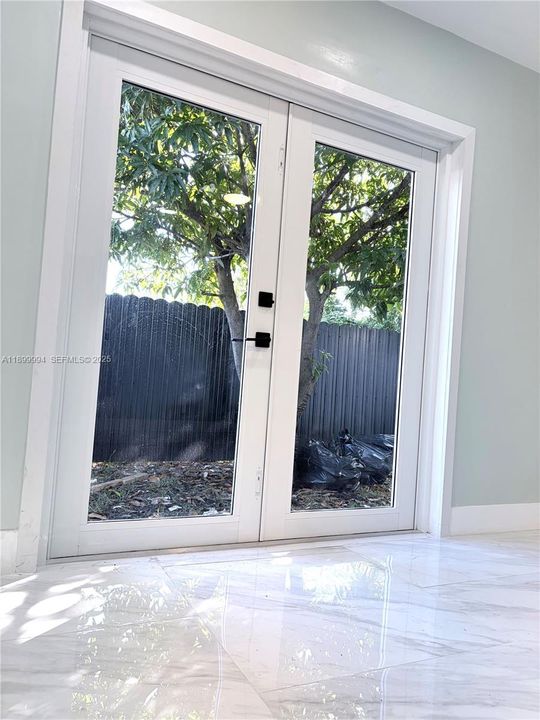 Active With Contract: $3,000 (3 beds, 2 baths, 1602 Square Feet)