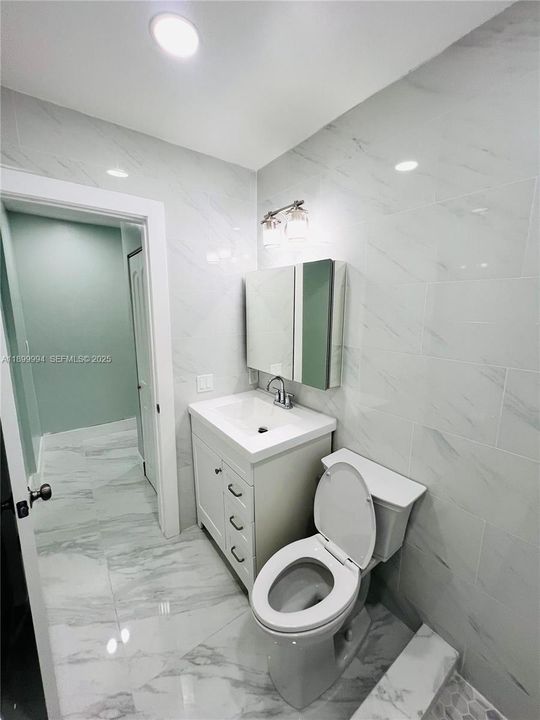 Active With Contract: $3,000 (3 beds, 2 baths, 1602 Square Feet)