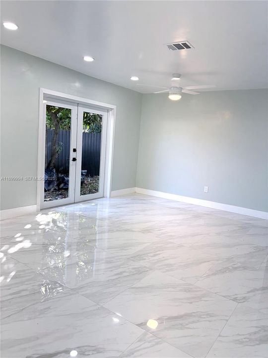 Active With Contract: $3,000 (3 beds, 2 baths, 1602 Square Feet)