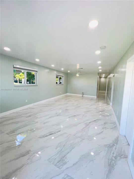 Active With Contract: $3,000 (3 beds, 2 baths, 1602 Square Feet)